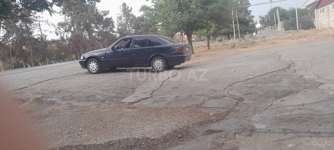 Mercedes C 180 2000, 250,000 km - 1.8 l - İsmayıllı