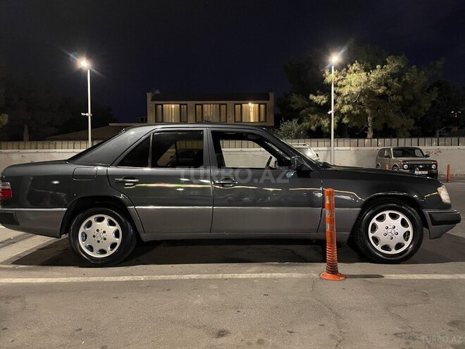 Mercedes E 220 1992, 463,440 km - 2.2 l - Bakı