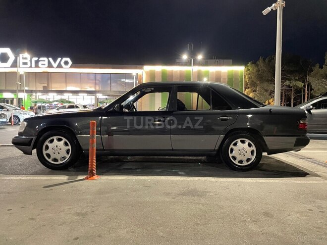 Mercedes E 220 1992, 463,440 km - 2.2 l - Bakı