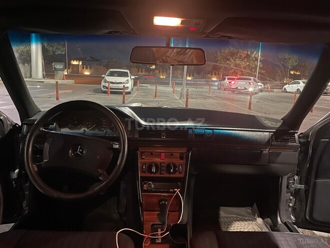 Mercedes E 220 1992, 463,440 km - 2.2 l - Bakı