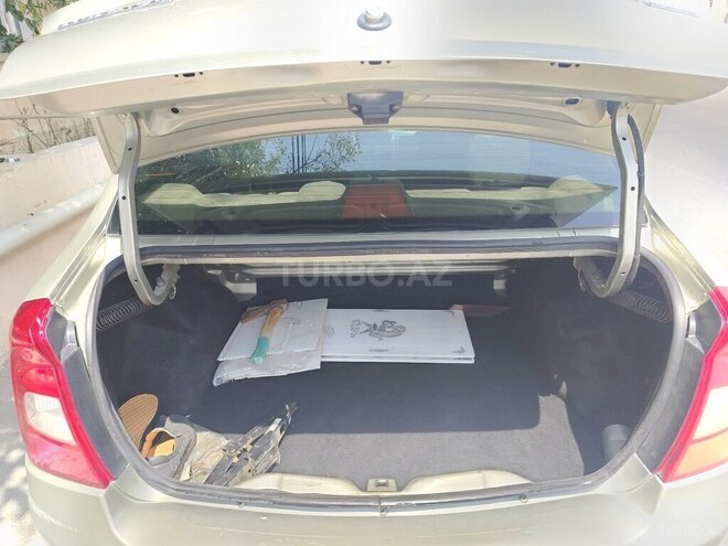 Renault Logan 2011, 275,000 km - 1.6 l - Bakı