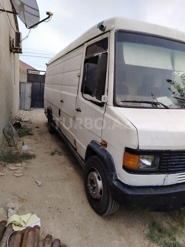 Mercedes 809 D 1992, 529,000 km - 4.0 l - Bakı