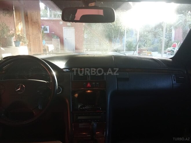 Mercedes E 320 1999, 260,000 km - 3.2 л - İmişli