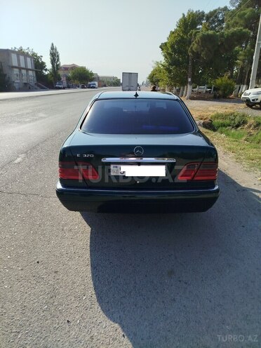 Mercedes E 230 1996, 403,285 km - 2.3 l - Göygöl