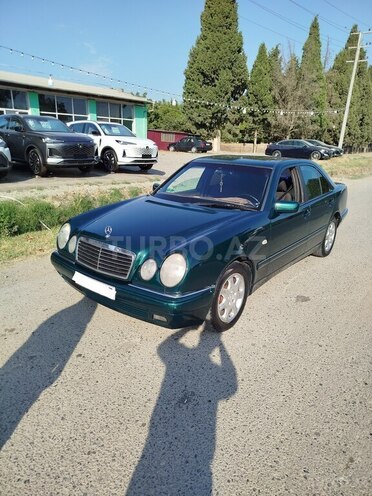 Mercedes E 230 1996, 403,285 km - 2.3 l - Göygöl