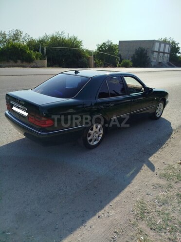 Mercedes E 230 1996, 403,285 km - 2.3 l - Göygöl