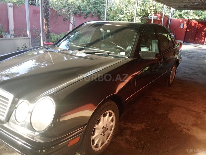 Mercedes E 320 1999, 260,000 km - 3.2 л - İmişli