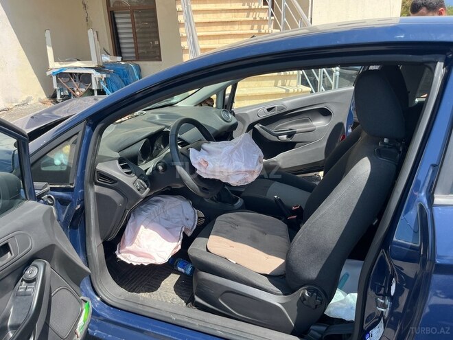 Ford Fiesta 2015, 102,000 km - 1.5 l - Balakən