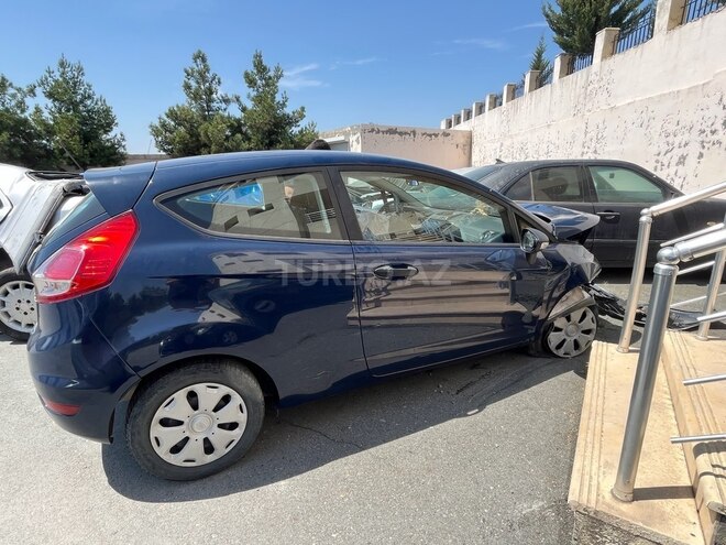 Ford Fiesta 2015, 102,000 km - 1.5 l - Balakən