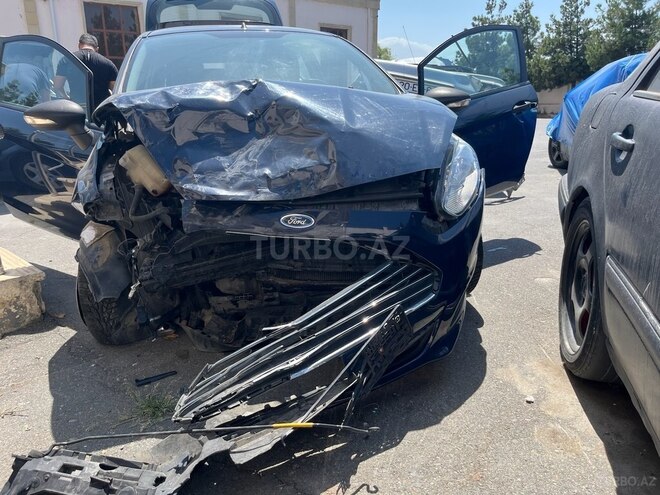 Ford Fiesta 2015, 102,000 km - 1.5 l - Balakən