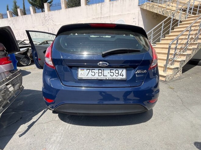Ford Fiesta 2015, 102,000 km - 1.5 l - Balakən