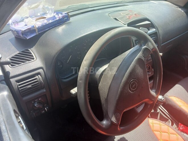 Opel Astra 1998, 170,000 km - 1.6 l - Şamaxı