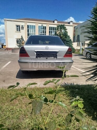 Mercedes C 180 1998, 358,000 km - 1.8 l - Tovuz