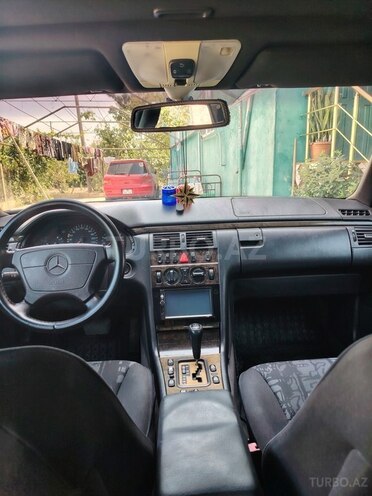 Mercedes E 240 1998, 411,064 km - 2.4 l - Ağdam