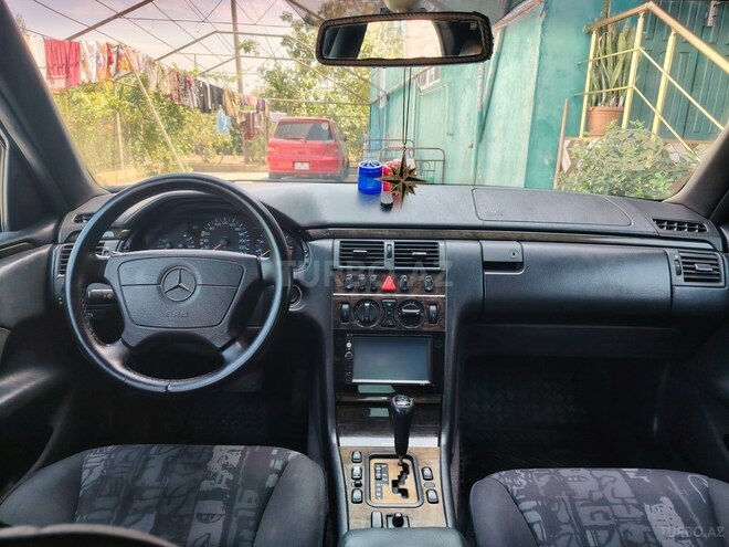 Mercedes E 240 1998, 411,064 km - 2.4 l - Ağdam