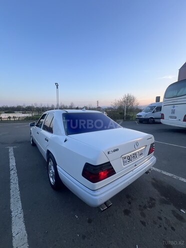Mercedes E 220 1994, 470,000 km - 2.2 l - Masallı