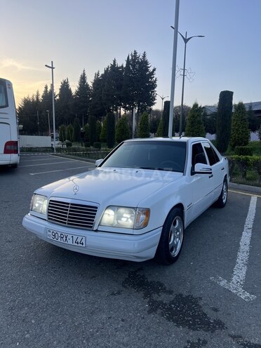Mercedes E 220 1994, 470,000 km - 2.2 l - Masallı