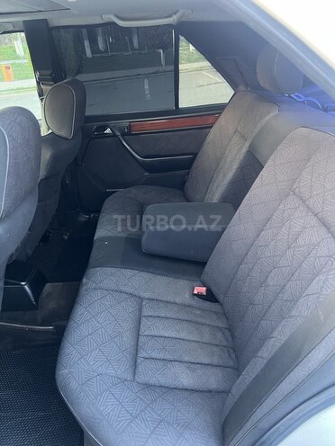 Mercedes E 220 1994, 470,000 km - 2.2 l - Masallı