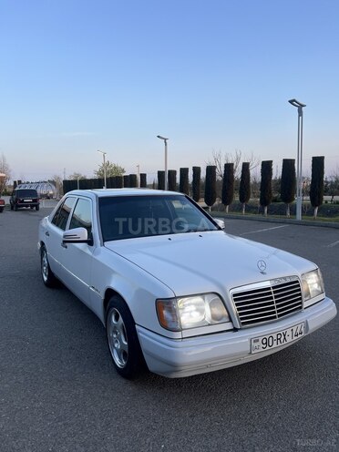 Mercedes E 220 1994, 470,000 km - 2.2 l - Masallı