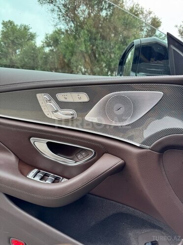 Mercedes  2019, 110,000 km - 2.0 l - Bakı