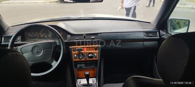 Mercedes E 220 1994, 203,160 km - 2.2 l - Bakı