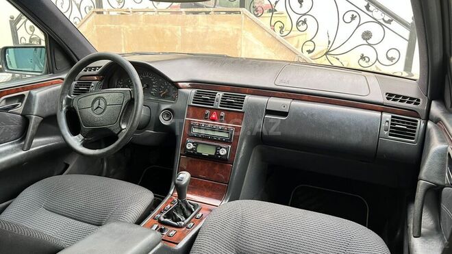 Mercedes E 200 1997, 416,000 km - 2.0 l - Bakı