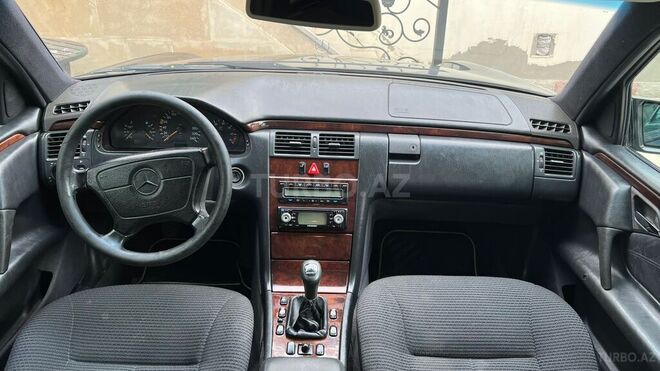 Mercedes E 200 1997, 416,000 km - 2.0 l - Bakı