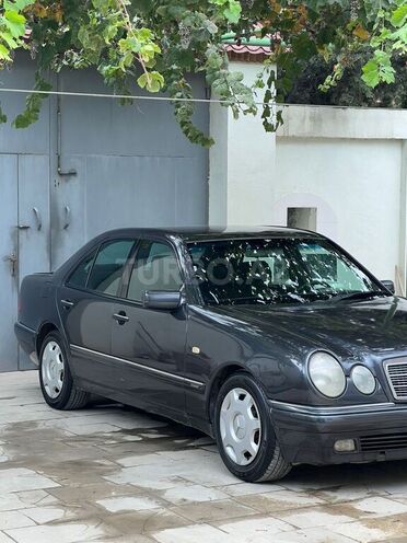 Mercedes E 200 1997, 416,000 km - 2.0 l - Bakı