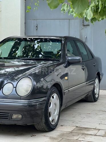 Mercedes E 200 1997, 416,000 km - 2.0 l - Bakı