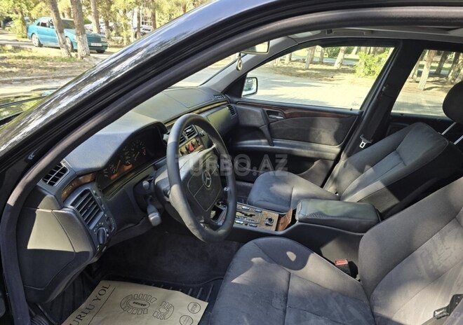 Mercedes E 240 1999, 340,000 km - 2.4 л - Bakı