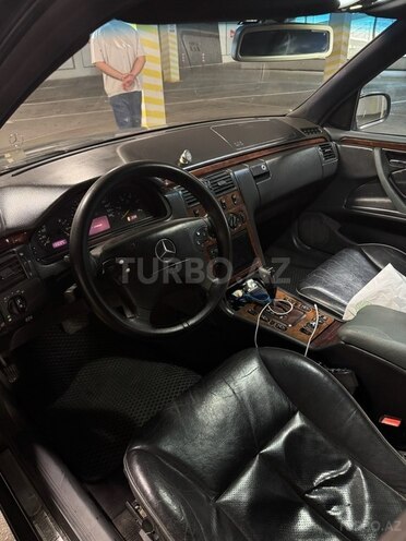 Mercedes E 270 2000, 499,999 km - 2.7 l - Bakı