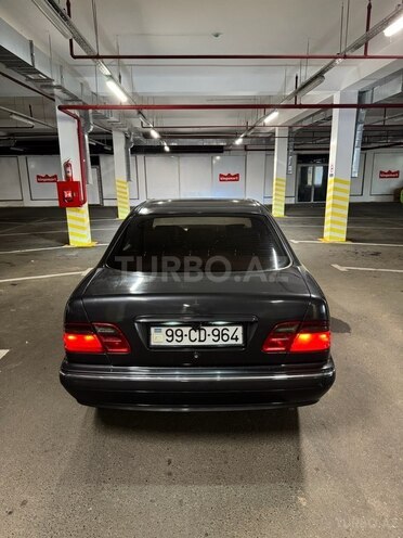 Mercedes E 270 2000, 499,999 km - 2.7 l - Bakı