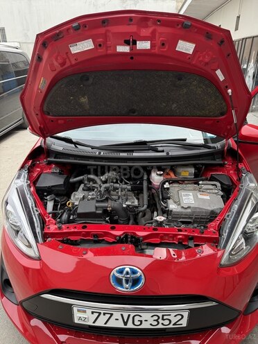 Toyota Prius C 2018, 220,000 km - 1.5 l - Bakı