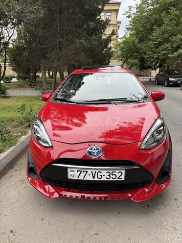Toyota Prius C 2018, 220,000 km - 1.5 l - Bakı