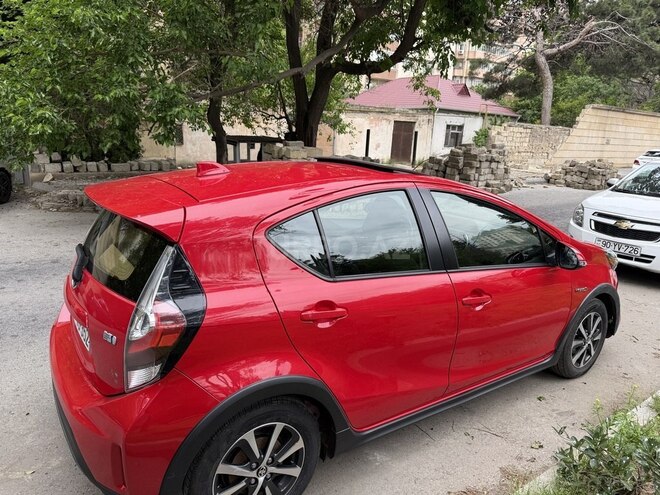 Toyota Prius C 2018, 220,000 km - 1.5 l - Bakı