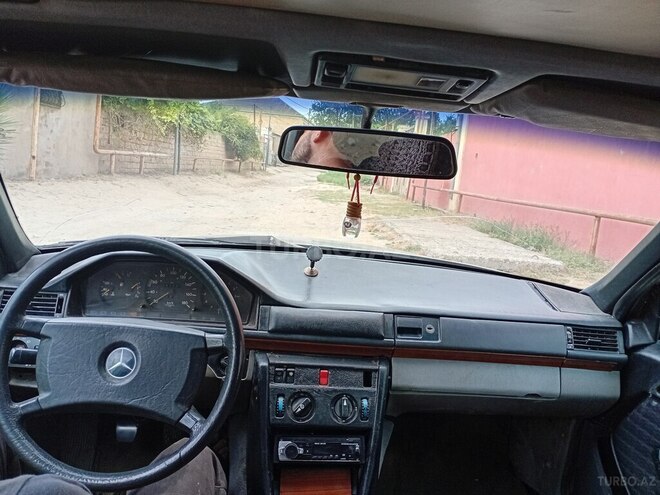 Mercedes E 200 1993, 286,500 km - 2.0 l - Bakı