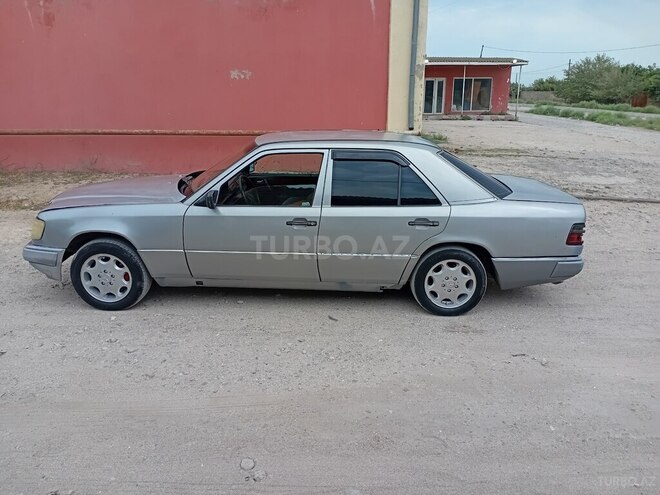 Mercedes E 200 1993, 286,500 km - 2.0 l - Bakı