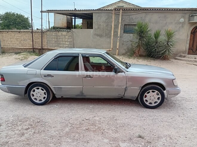 Mercedes E 200 1993, 286,500 km - 2.0 l - Bakı