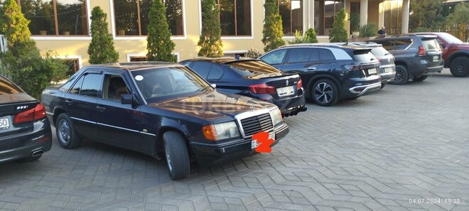 Mercedes  1991, 400,000 km - 2.0 л - Mingəçevir