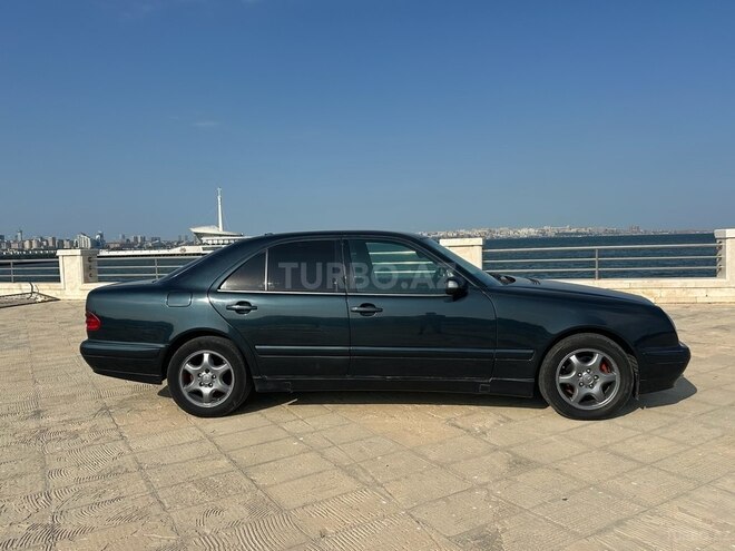 Mercedes E 220 2001, 316,000 km - 2.2 l - Bakı