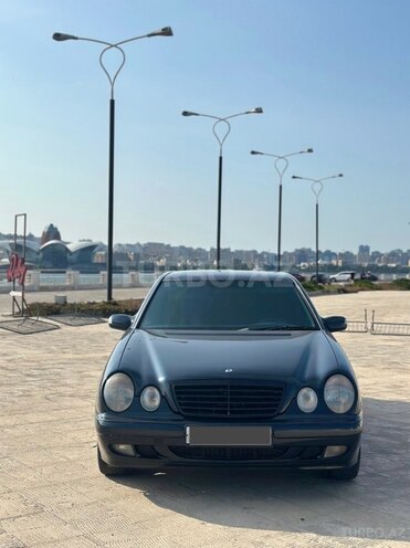 Mercedes E 220 2001, 316,000 km - 2.2 l - Bakı