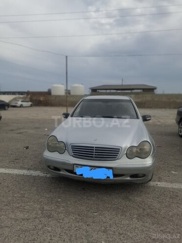 Mercedes C 220 2001, 235,000 km - 2.2 л - Sumqayıt