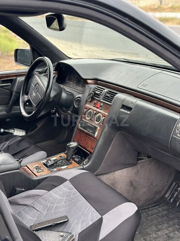 Mercedes E 220 1998, 680,000 km - 2.2 l - Bakı