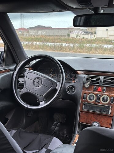Mercedes E 220 1998, 680,000 km - 2.2 l - Bakı