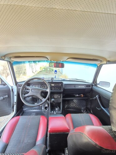 LADA (VAZ) 2104 2011, 83,000 km - 1.6 l - Salyan