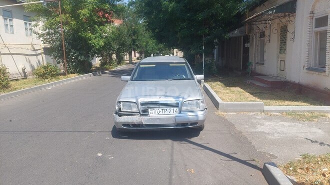 Mercedes C 200 1995, 600,007 km - 2.0 л - Quba