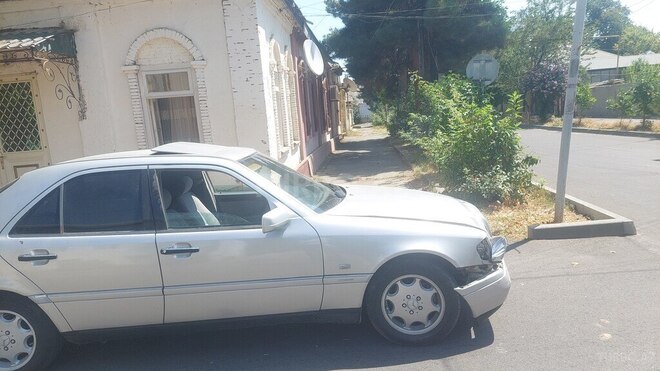 Mercedes C 200 1995, 600,007 km - 2.0 л - Quba