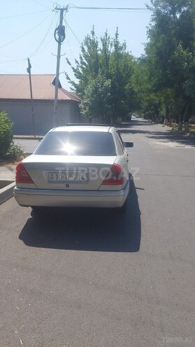 Mercedes C 200 1995, 600,007 km - 2.0 л - Quba