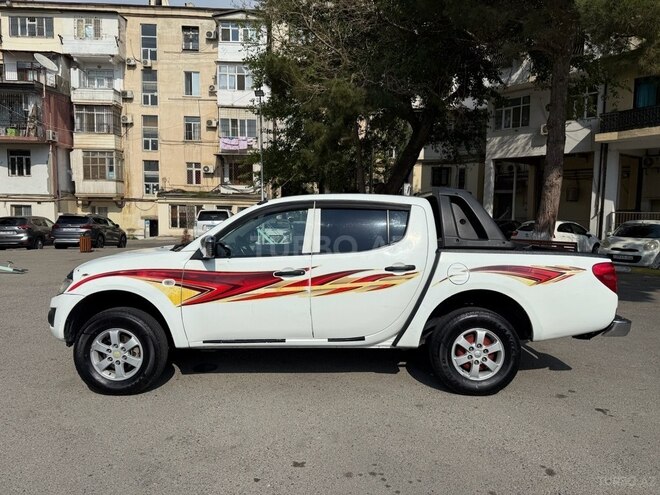 Mitsubishi L200 2012, 244,000 km - 2.5 l - Bakı