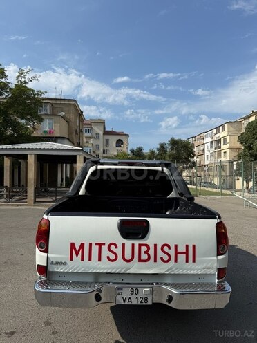 Mitsubishi L200 2012, 244,000 km - 2.5 l - Bakı